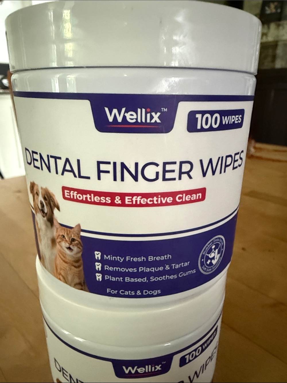 Wellix Dental Finger Wipes for Dogs and Cats. 100 wipes.